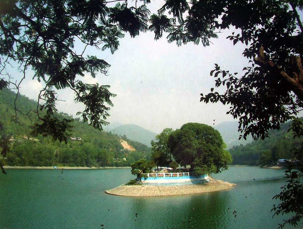 Aquarium on the Bhimtal Island